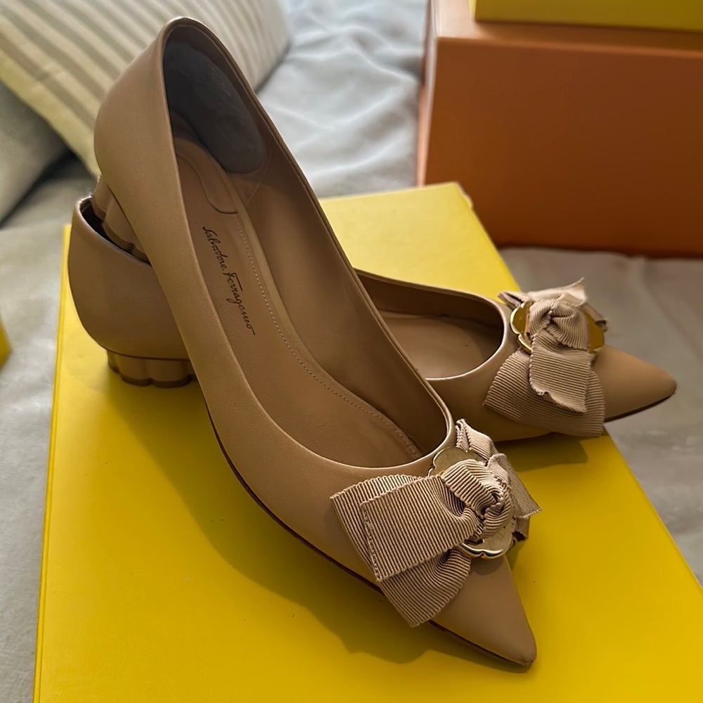 Salvatore Ferragamo - Nude Block Heels - Size 7.5